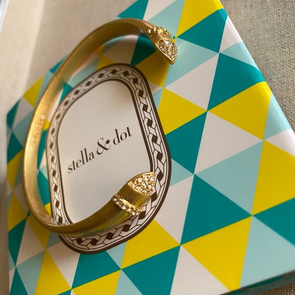 NWT STELLA & DOT Gold Pavé Ansley Cuff ✨ - Picture 10 of 11